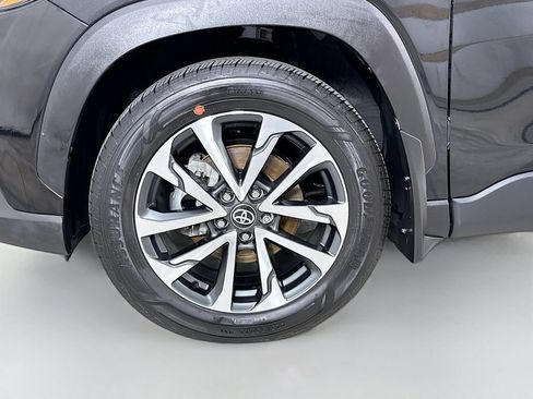 Used 2025 Toyota Corolla Cross LE AWD/4WD image 33