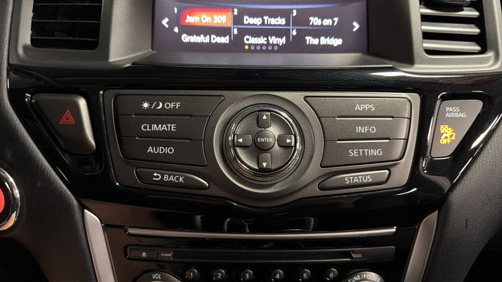 Used 2019 Nissan Pathfinder S AWD/4WD image 27