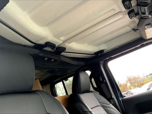 Certified 2025 Jeep Wrangler Sahara w/ Dual Top Group image 11