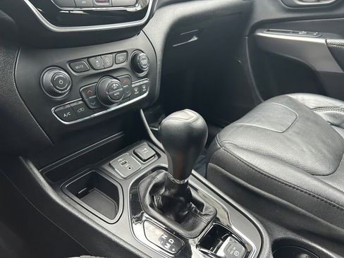 Used 2020 Jeep Cherokee Limited image 20