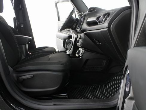 Used 2022 Jeep Renegade Altitude w/ Convenience Group image 18