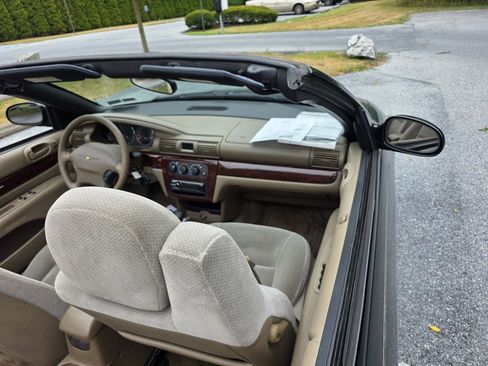 Used 2001 Chrysler Sebring LX FWD image 15