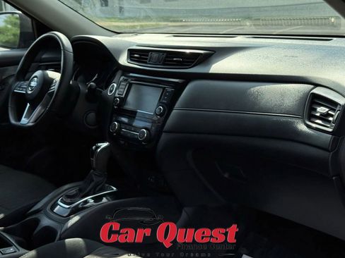 Used 2018 Nissan Rogue SV image 21