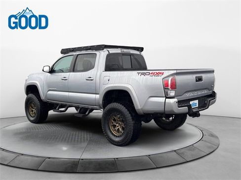 Used 2020 Toyota Tacoma TRD Sport image 3