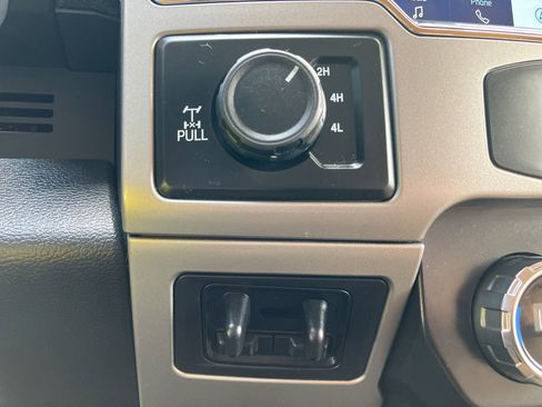 Used 2022 Ford F250 Lariat w/ Lariat Value Package AWD/4WD image 28
