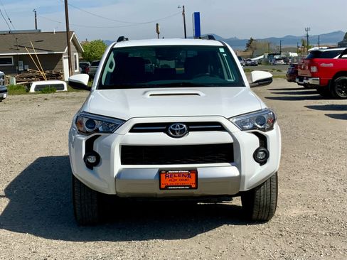 Used 2024 Toyota 4Runner TRD Off-Road AWD/4WD image 8