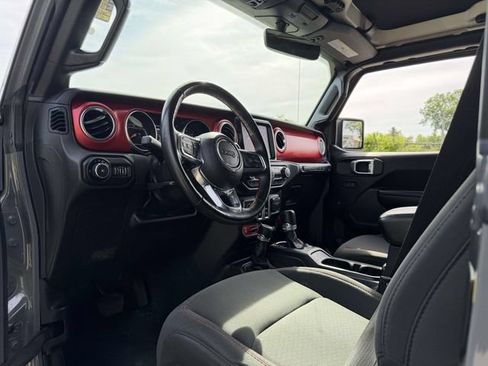Used 2022 Jeep Wrangler Rubicon w/ Cold Weather Group AWD/4WD image 17
