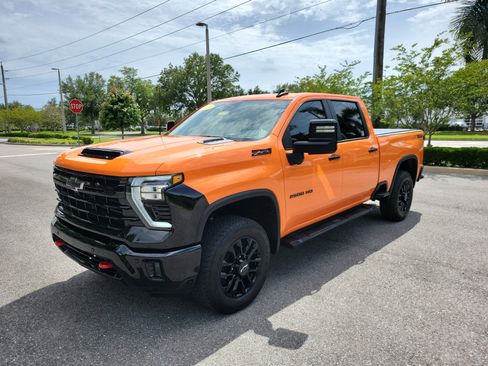 Used 2025 Chevrolet Silverado 2500 LT w/ Trail Boss Package AWD/4WD image 8