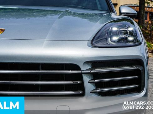 Used 2023 Porsche Cayenne AWD/4WD image 11