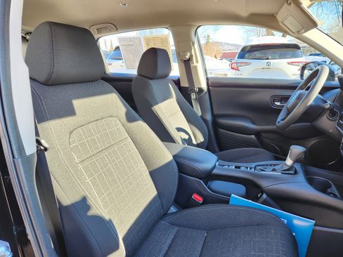 Certified 2023 Honda HR-V LX image 32