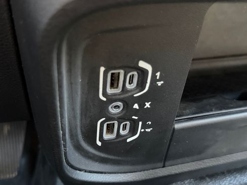 Used 2019 RAM 2500 Tradesman w/ Chrome Appearance Group AWD/4WD image 16