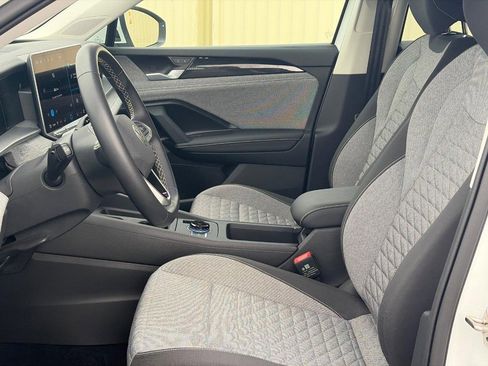 Used 2025 Volkswagen Tiguan S w/ 18" Wheel Package FWD image 18
