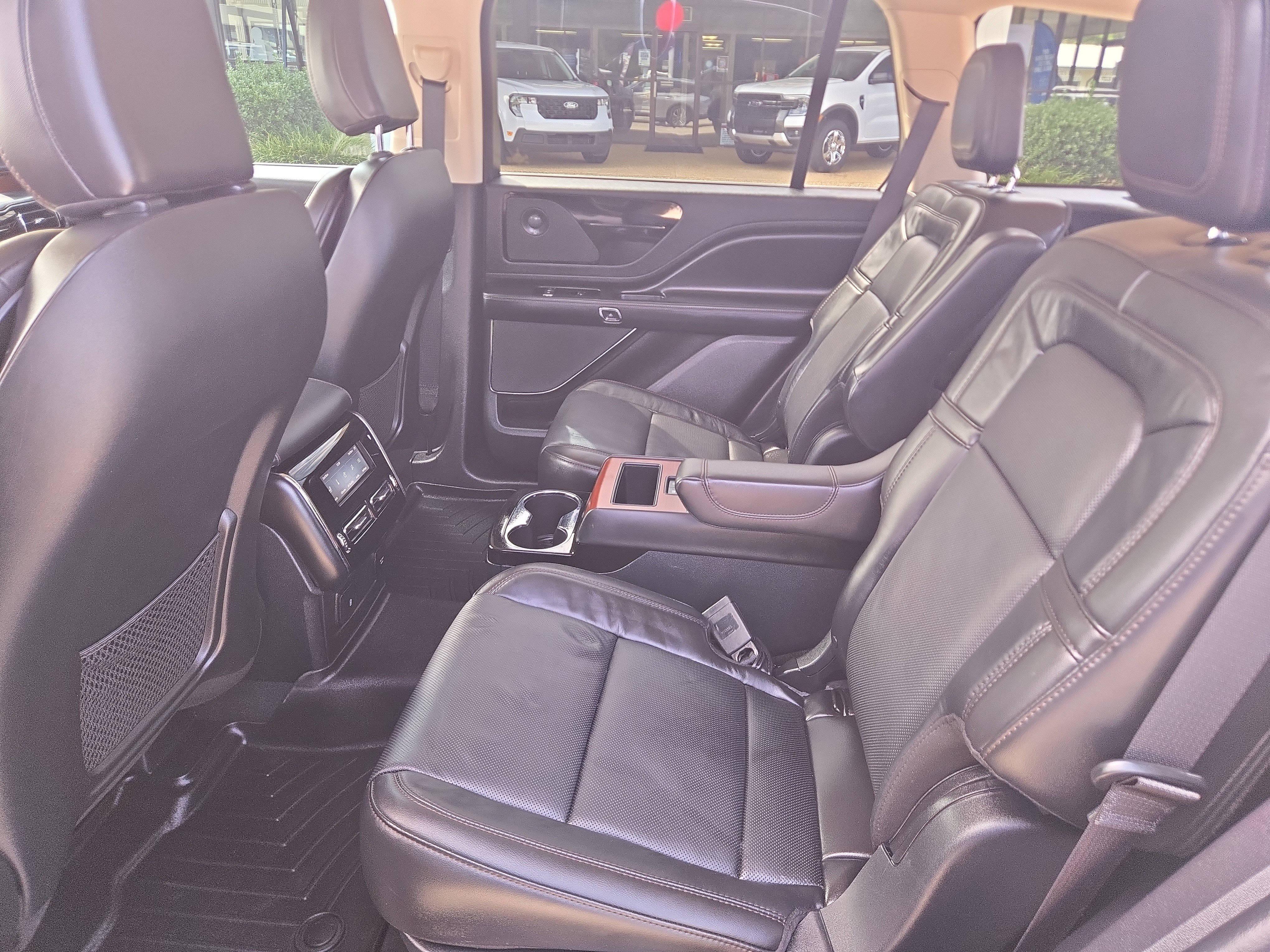 Used 2022 Lincoln Aviator Reserve w/ Equipment Group 201A RWD image 18