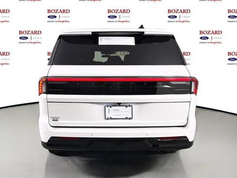 Certified 2025 Lincoln Navigator Black Label AWD/4WD image 7