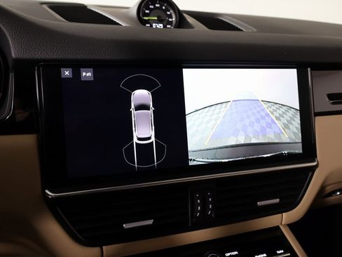 Used 2020 Porsche Cayenne Base image 7