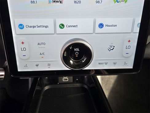 Used 2025 Ford Mustang Mach-E Premium w/ Sport Appearance Package image 16