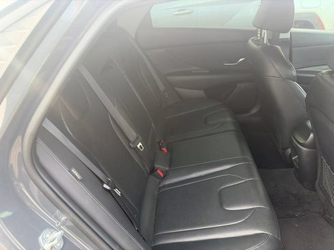 Used 2024 Hyundai Elantra Limited FWD image 7