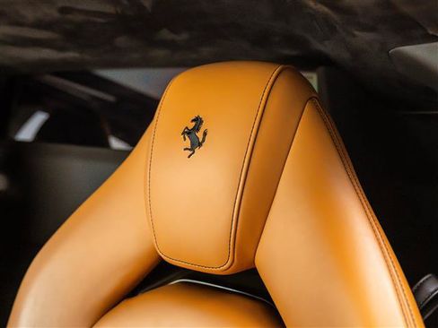 Used 2016 Ferrari 488 GTB RWD image 17