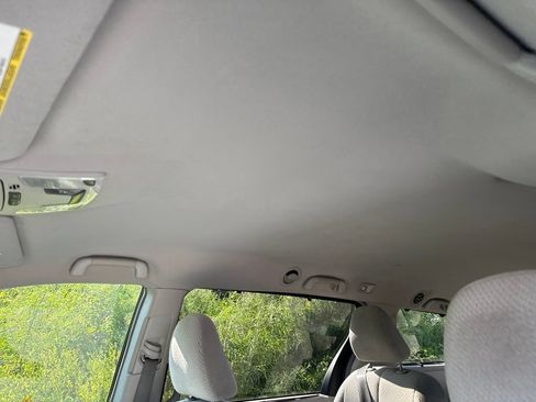 Used 2011 Toyota Sienna LE w/ Towing Pkg FWD image 12