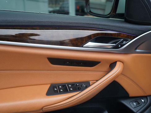 Used 2018 BMW 530e xDrive image 17