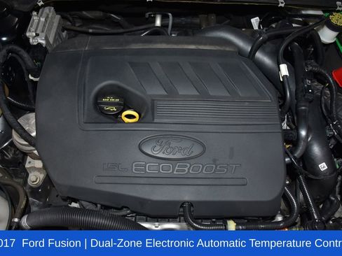 Used 2017 Ford Fusion SE w/ Fusion SE Technology Package FWD image 7