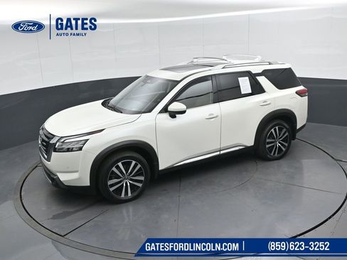 Used 2023 Nissan Pathfinder Platinum AWD/4WD image 57