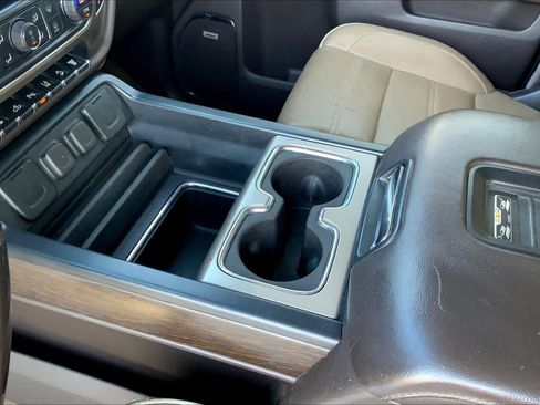 Used 2017 GMC Sierra 2500 Denali w/ Duramax Plus Package image 16