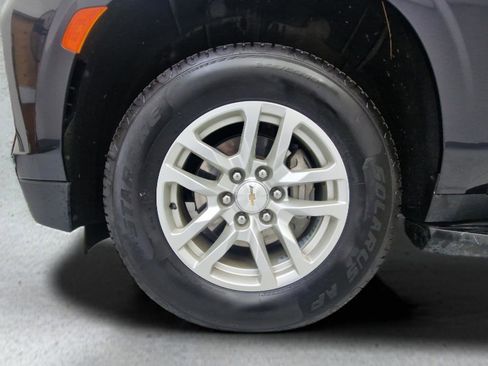 Used 2023 Chevrolet Suburban LT image 30