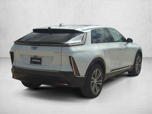 New 2026 Cadillac Lyriq Luxury image 2