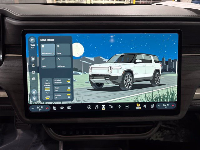 Used 2025 Rivian R1S Adventure Dual AWD/4WD image 27