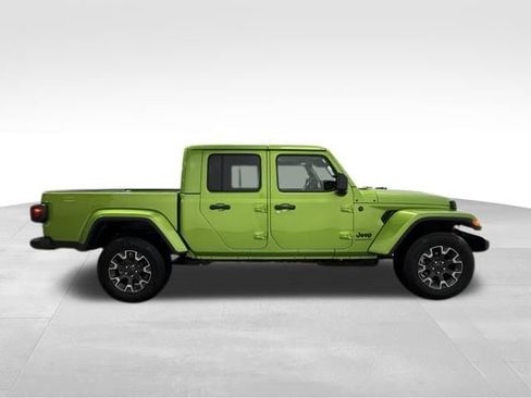 New 2026 Jeep Gladiator Sahara image 5