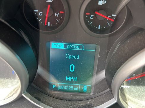 Used 2016 Chevrolet Cruze LT image 3