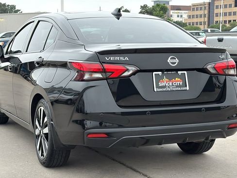 Used 2022 Nissan Versa SR w/ Convenience Package FWD image 3