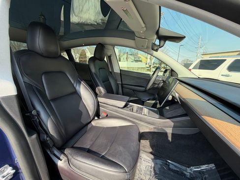 Used 2022 Tesla Model Y Performance image 16