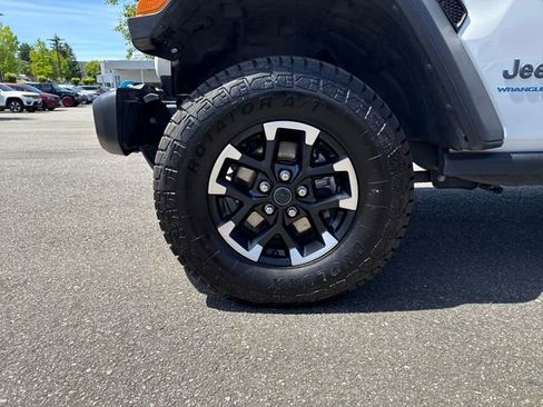 Used 2024 Jeep Wrangler Unlimited Rubicon 4xe AWD/4WD image 28