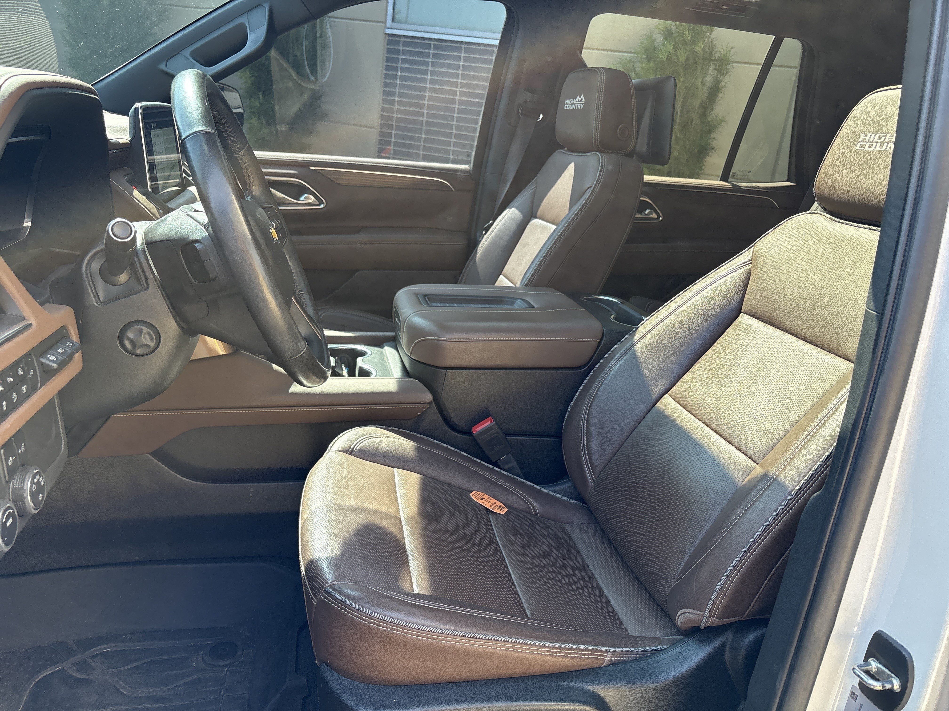 Used 2022 Chevrolet Tahoe High Country AWD/4WD image 16