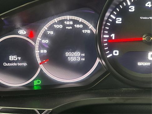 Used 2021 Porsche Cayenne AWD/4WD image 48