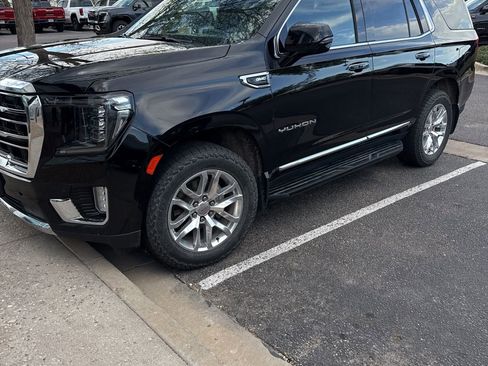 Used 2022 GMC Yukon SLT w/ SLT Luxury Package image 1