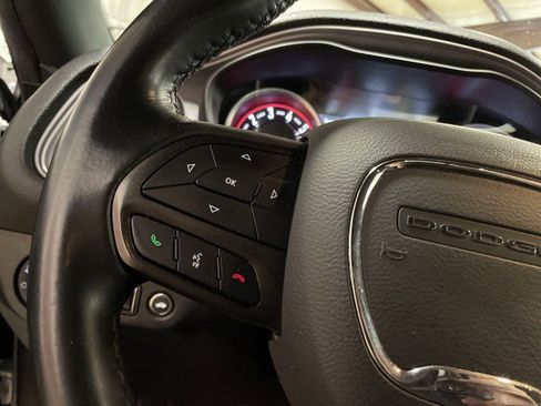 Used 2023 Dodge Challenger SXT RWD image 32