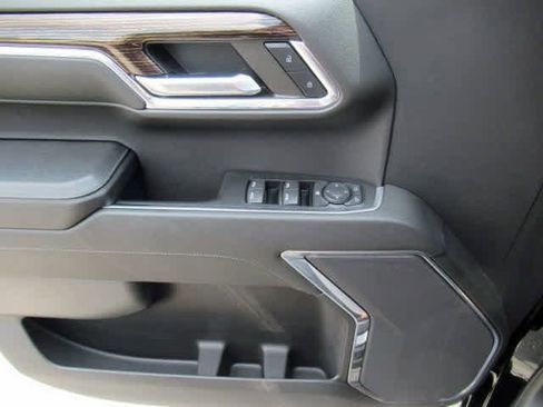 Used 2023 GMC Sierra 1500 Elevation image 29