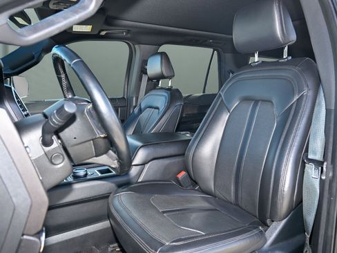 Used 2021 Ford Expedition Max Limited image 6