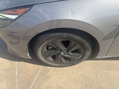 Used 2021 Hyundai Elantra SEL FWD image 9