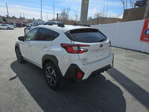 Used 2024 Subaru Crosstrek 2.0i Premium image 9
