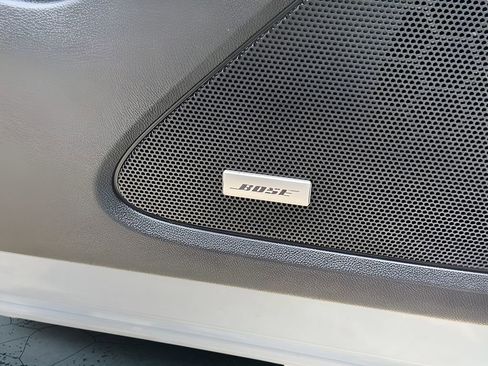 Used 2023 Chevrolet Equinox Premier FWD image 13