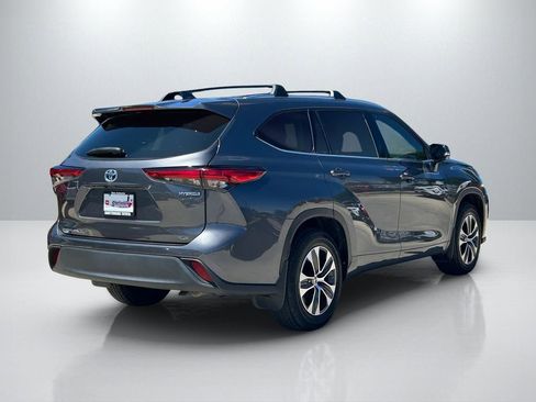 Used 2020 Toyota Highlander XLE FWD image 5