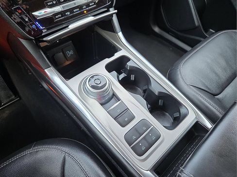 Used 2022 Ford Explorer Limited image 25