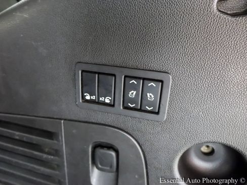 Used 2015 Chevrolet Tahoe LTZ AWD/4WD image 26