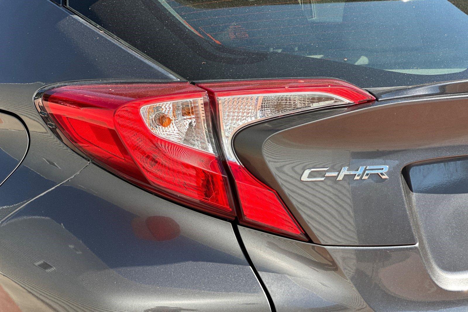 Used 2020 Toyota C-HR LE FWD image 28
