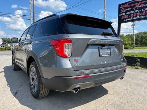 Used 2022 Ford Explorer XLT w/ Equipment Group 202A AWD/4WD image 3