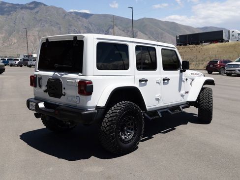 Used 2021 Jeep Wrangler Unlimited Rubicon w/ Uconnect 4C Nav & Sound Group AWD/4WD image 5